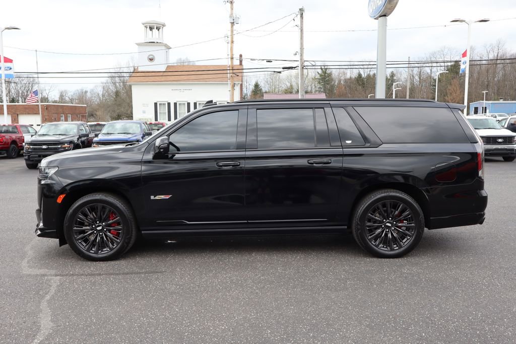 Used 2024 Cadillac Escalade ESV V w/ LPO, ONYX Package AWD/4WD image 21