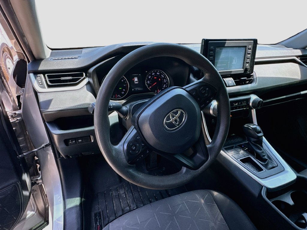 Used 2019 Toyota RAV4 XLE FWD image 11