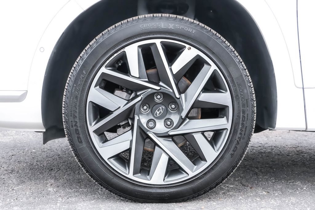 Used 2023 Hyundai Santa Fe Calligraphy image 17