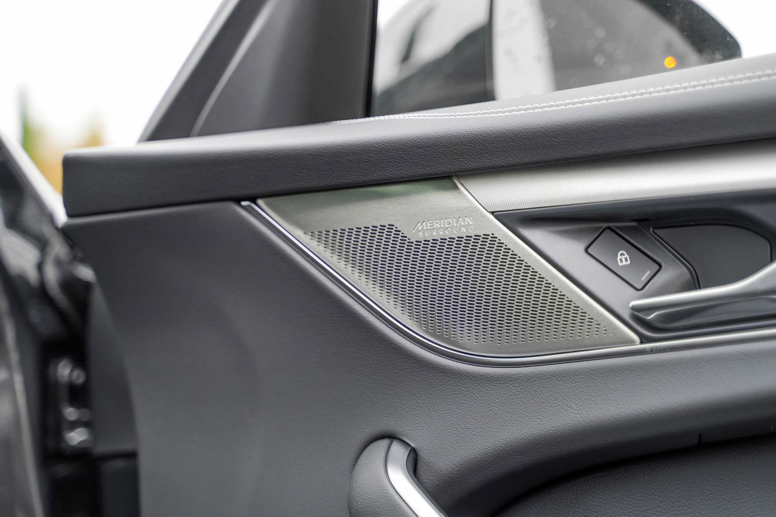 New 2025 Jaguar F-PACE R-Dynamic S image 10