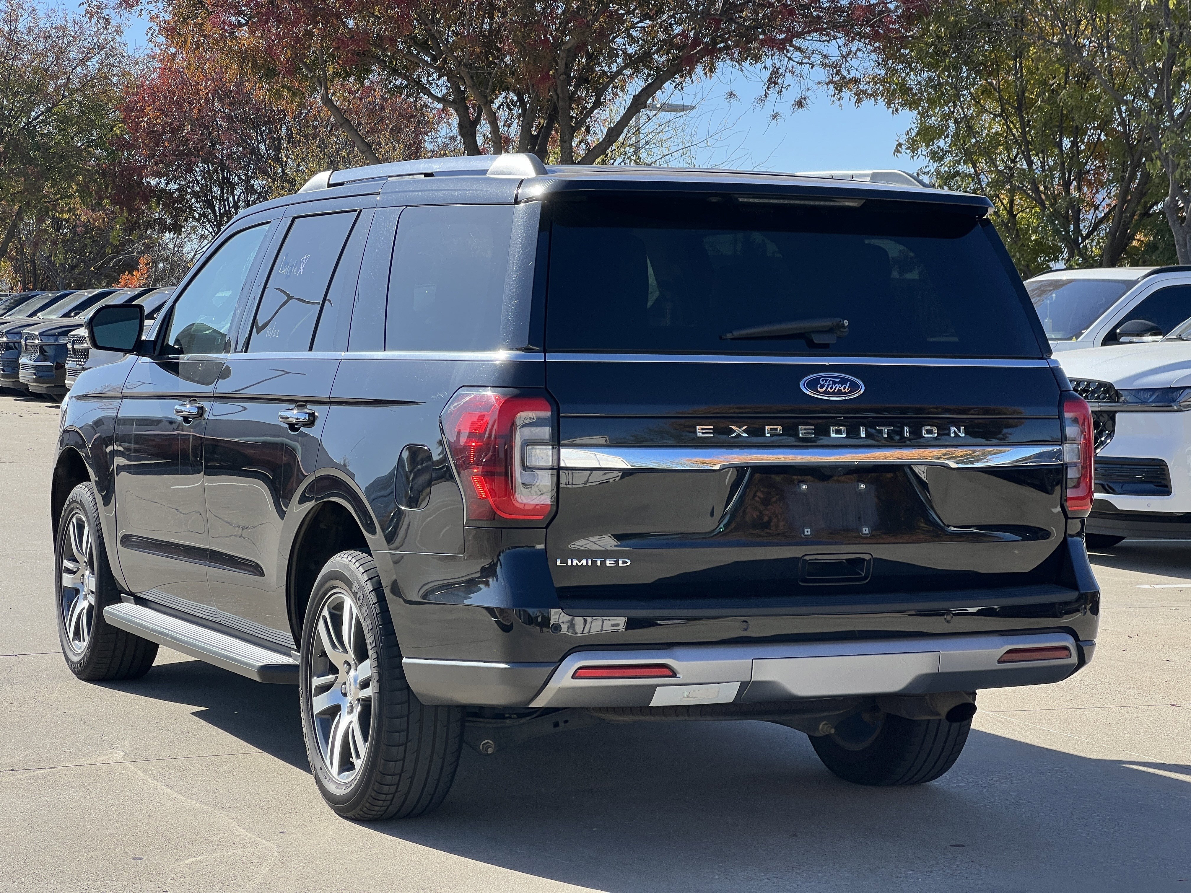 Used 2024 Ford Expedition Limited image 7