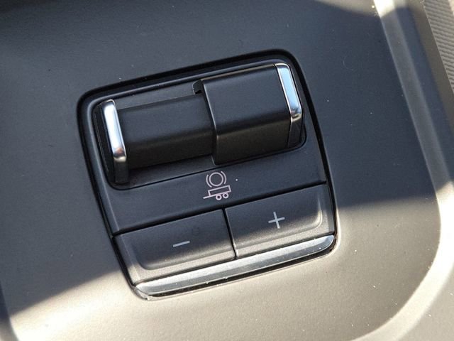 Used 2024 GMC Sierra 2500 AT4 w/ Technology Package image 10