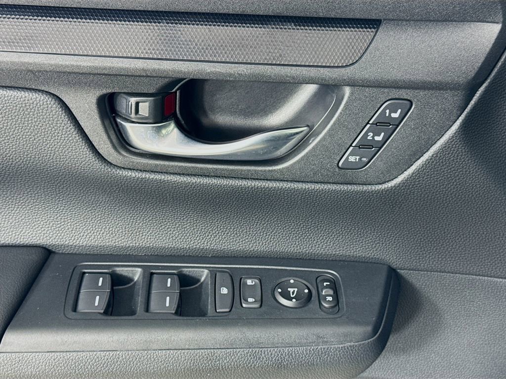 Used 2025 Honda CR-V Sport-L image 23