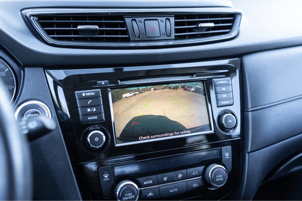 Used 2018 Nissan Rogue SV image 17