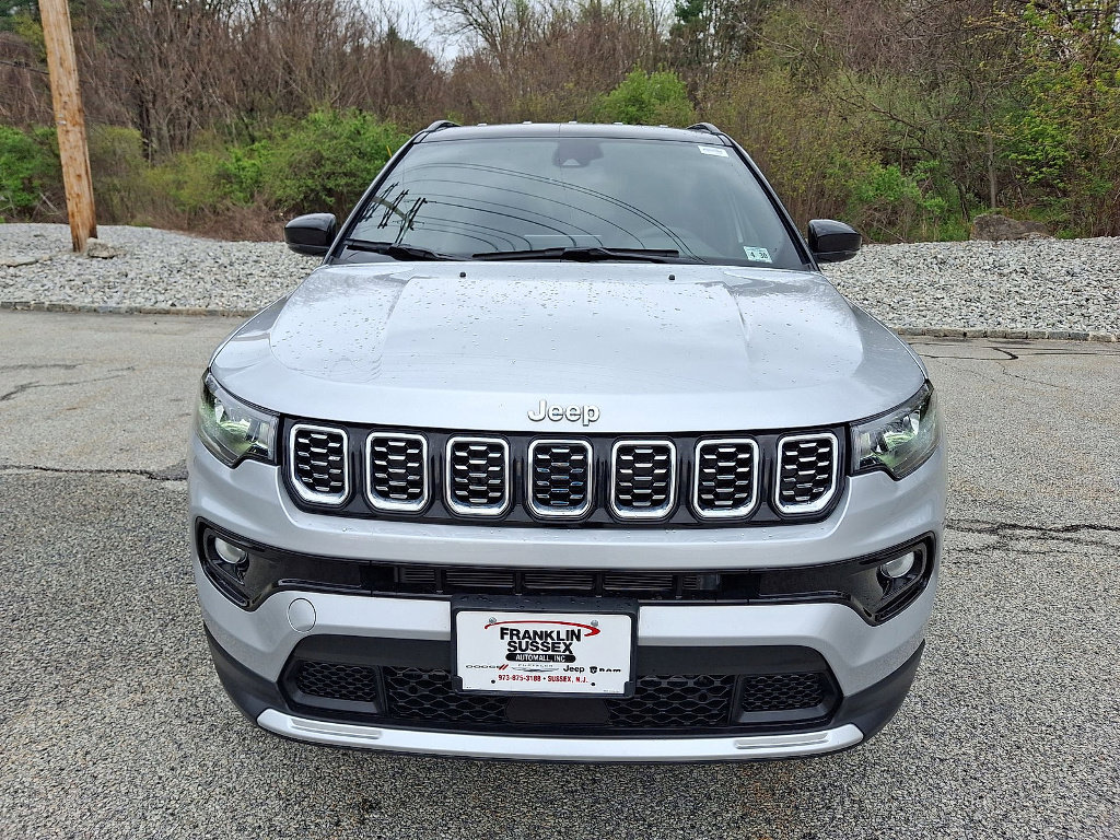 Used 2025 Jeep Compass Limited AWD/4WD image 29