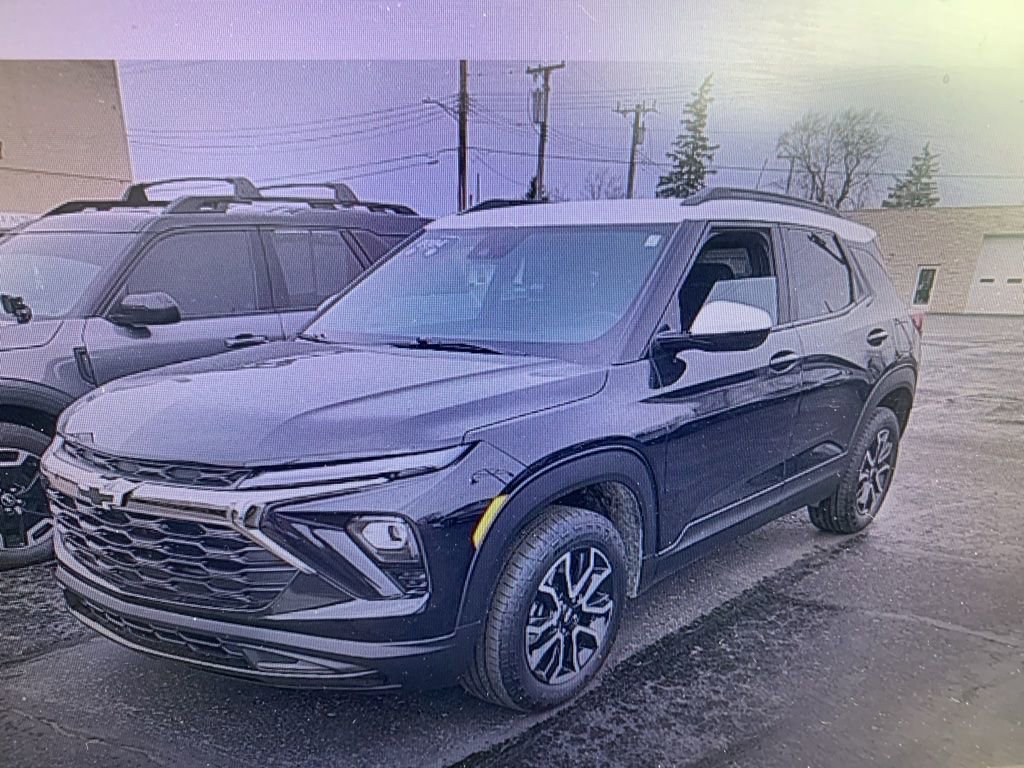 Used 2024 Chevrolet TrailBlazer ACTIV w/ Driver Confidence Package image 2