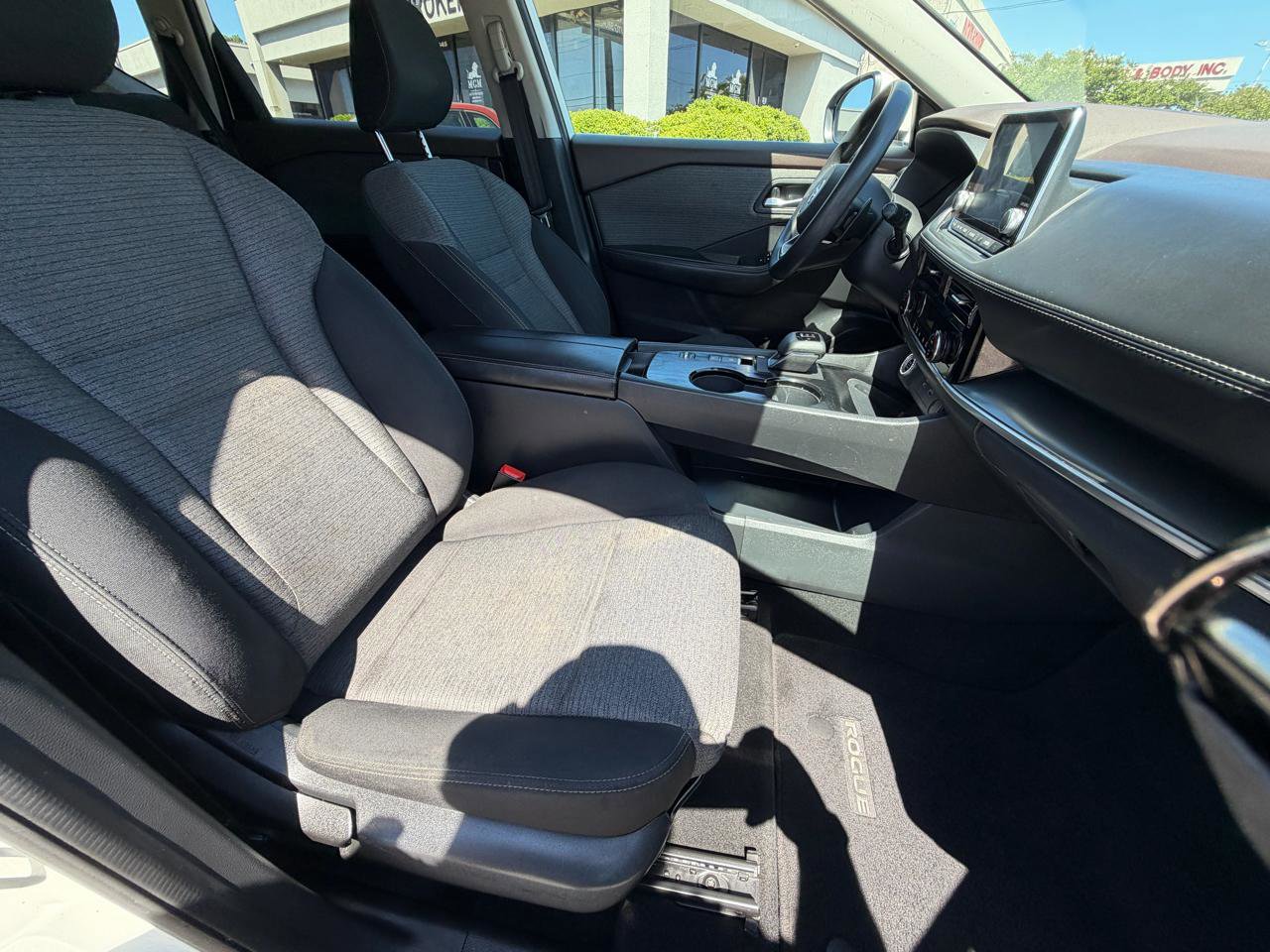 Used 2021 Nissan Rogue SV FWD image 48
