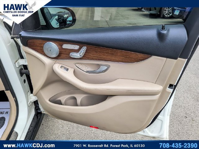 Used 2021 Mercedes-Benz GLC 300 4MATIC w/ Premium Package image 31