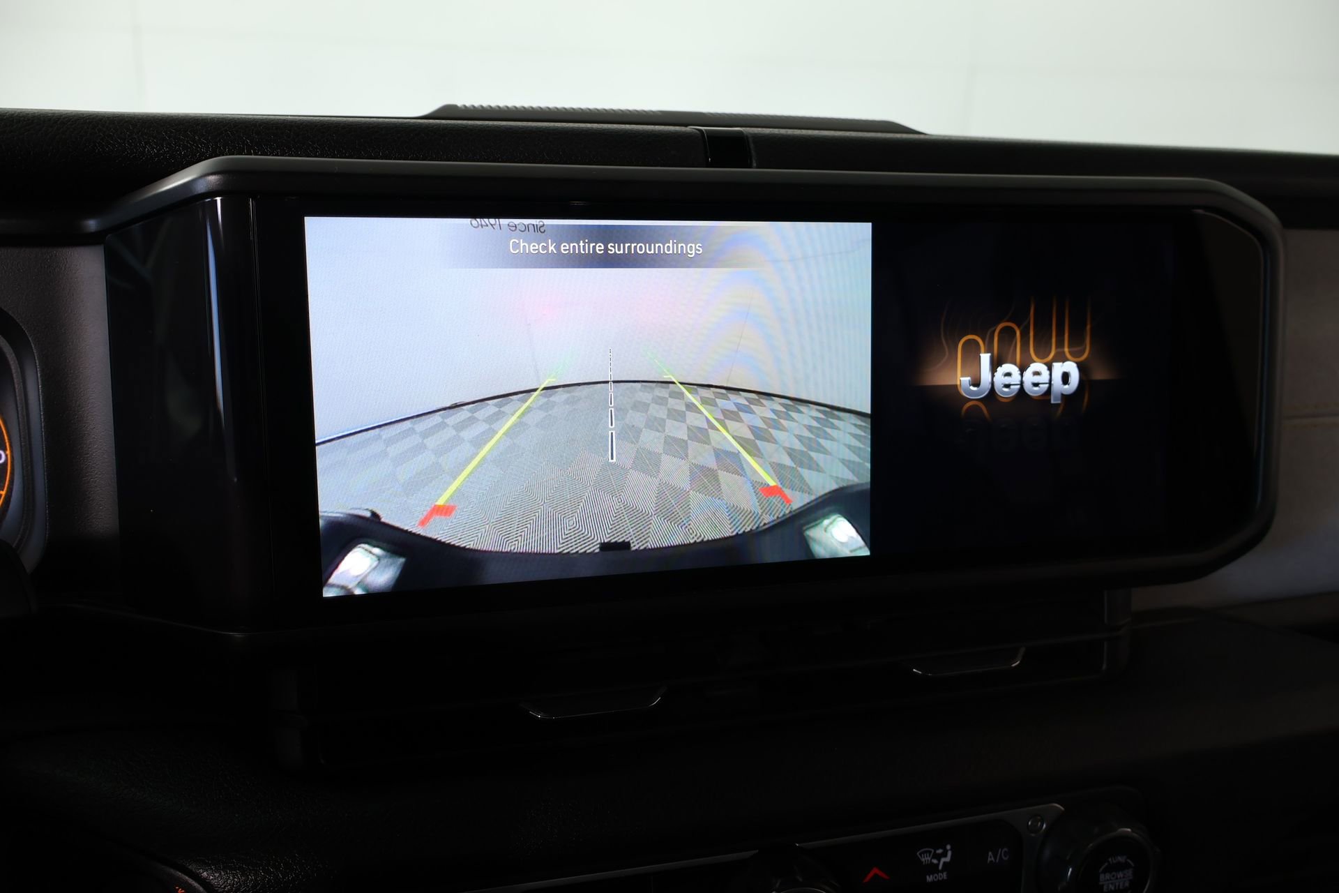 Used 2024 Jeep Gladiator Sport image 6