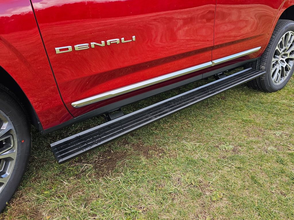 New 2026 GMC Yukon Denali w/ Sun & Power Step Package image 10