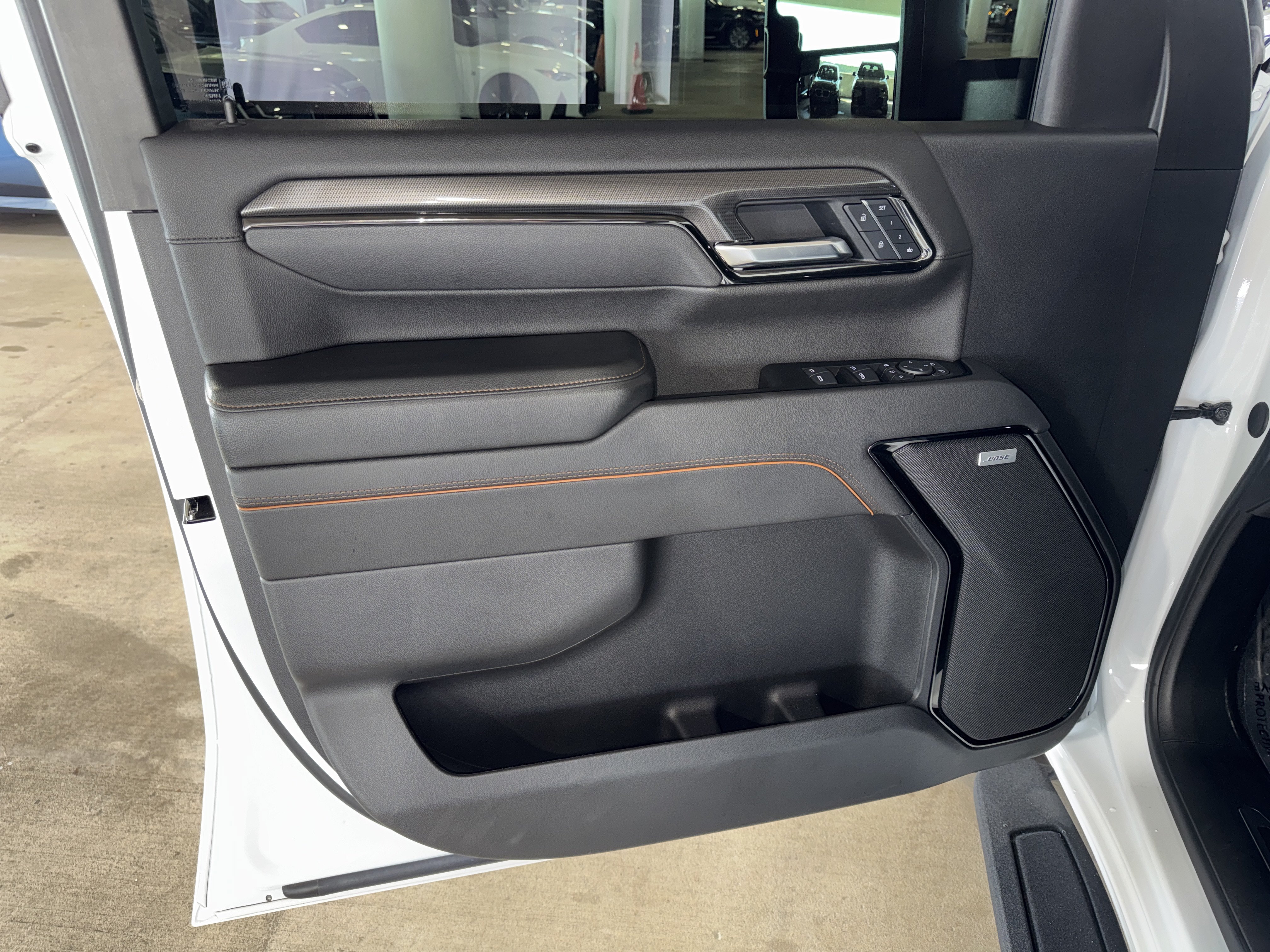 Used 2025 GMC Sierra 2500 AT4 w/ AT4 Premium Plus Package AWD/4WD image 15