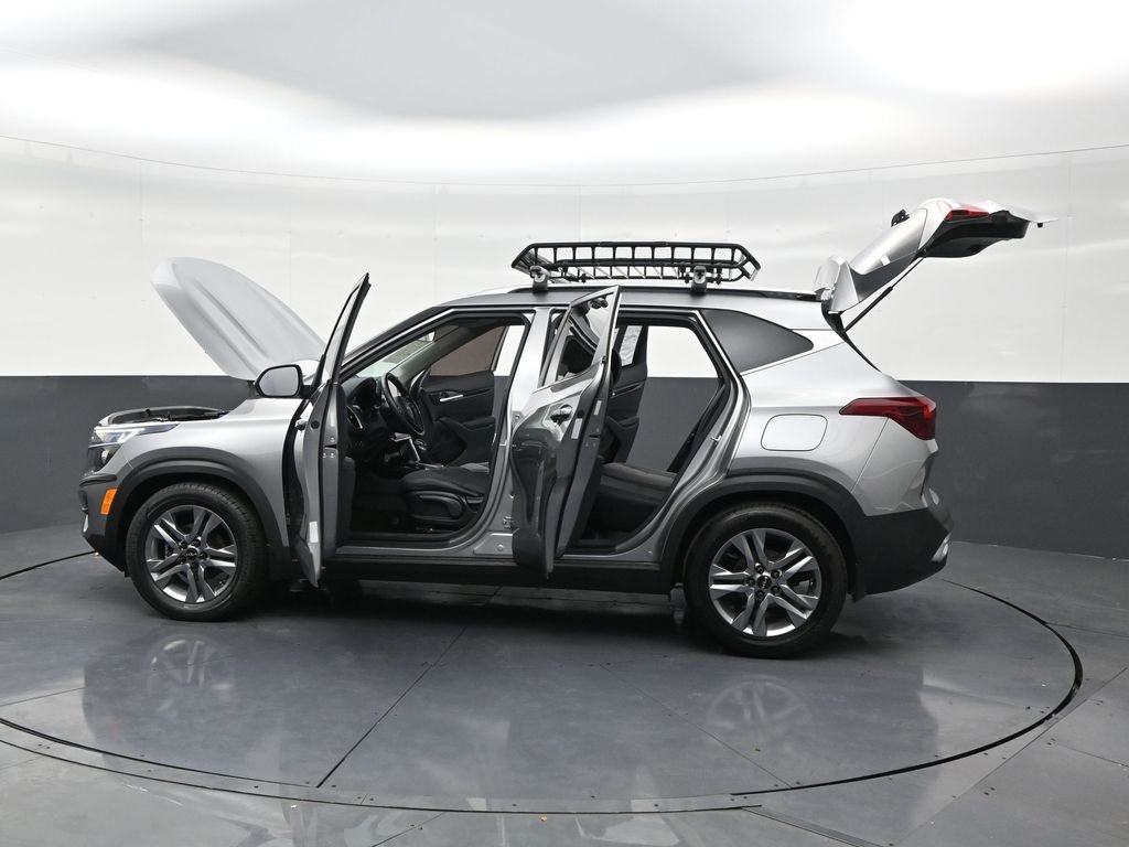 Used 2023 Kia Seltos S FWD image 31