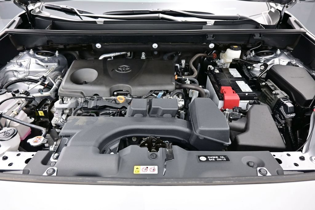 Used 2025 Toyota RAV4 LE AWD/4WD image 38
