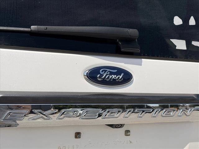 Used 2017 Ford Expedition Limited w/ Equipment Group 301A AWD/4WD image 9