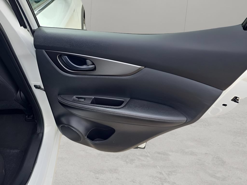 Used 2022 Nissan Rogue Sport S AWD/4WD image 32
