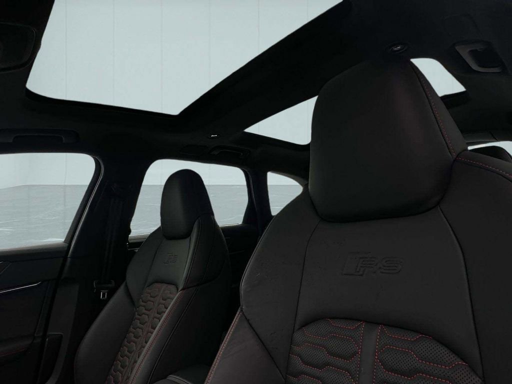 Used 2025 Audi RS 6 performance image 33