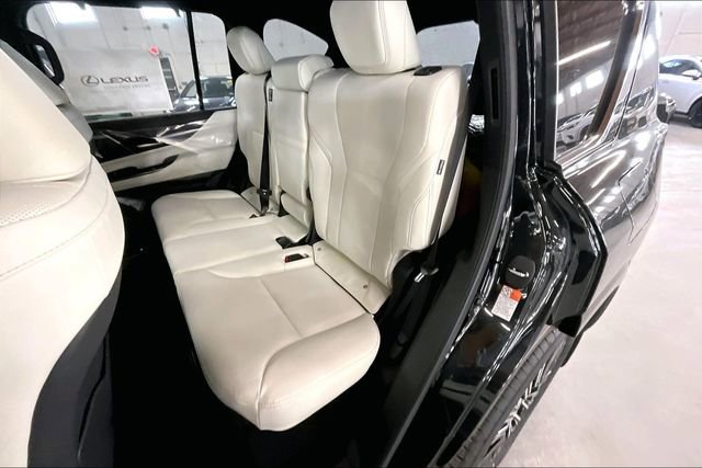 New 2026 Lexus LX 700h Luxury image 10