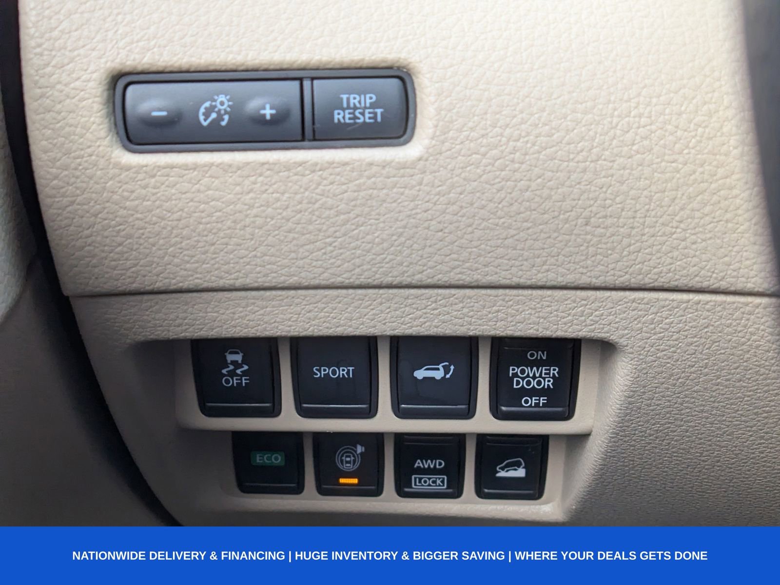 Used 2016 Nissan Rogue SV w/ SV Premium Package image 43