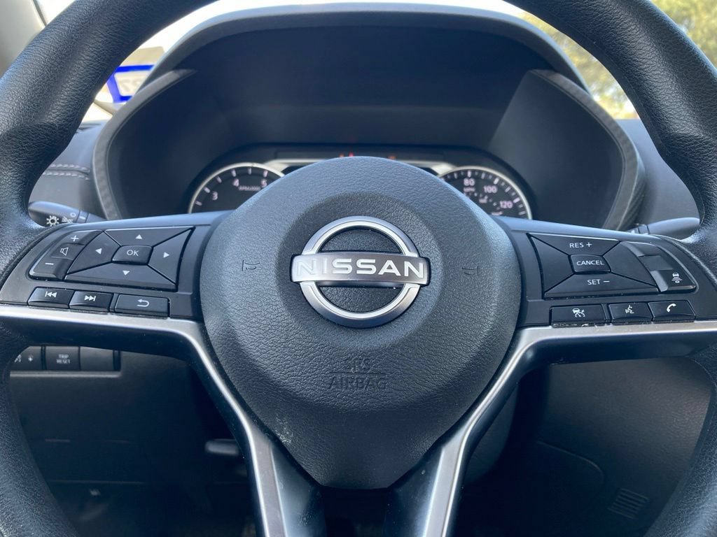 Used 2025 Nissan Sentra SV FWD image 17