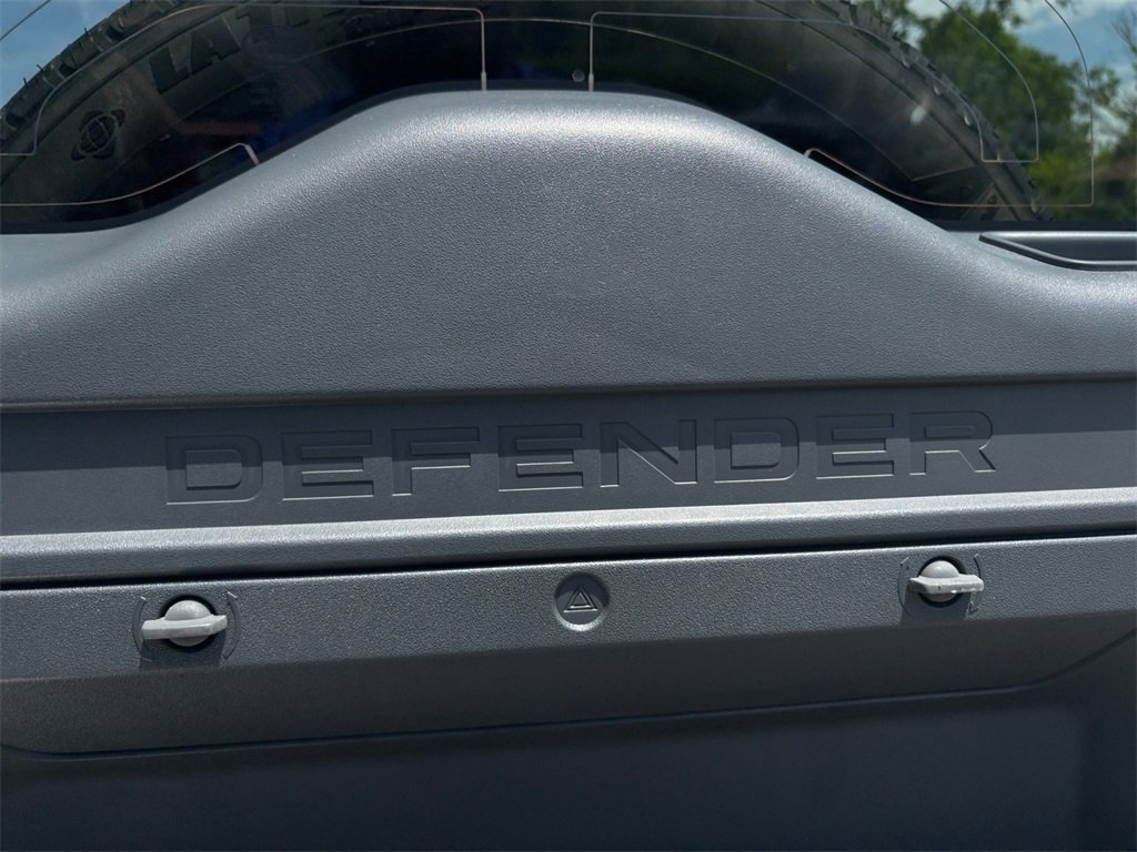 Used 2020 Land Rover Defender 110 HSE image 17