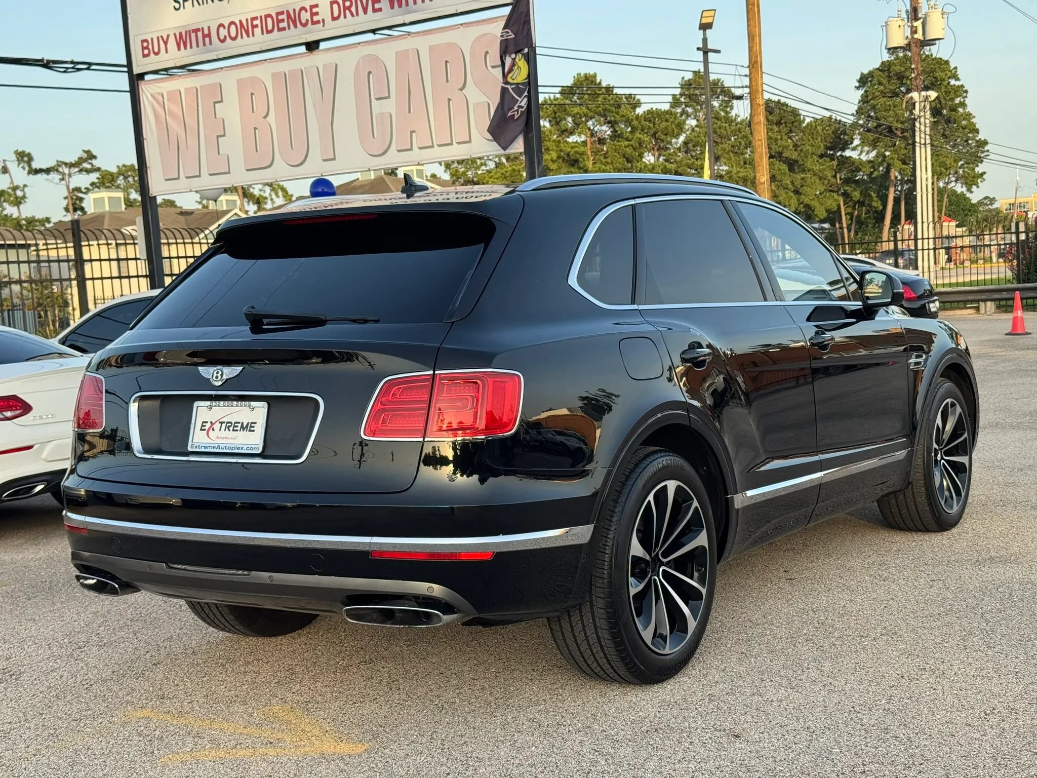 Used 2018 Bentley Bentayga AWD/4WD image 9