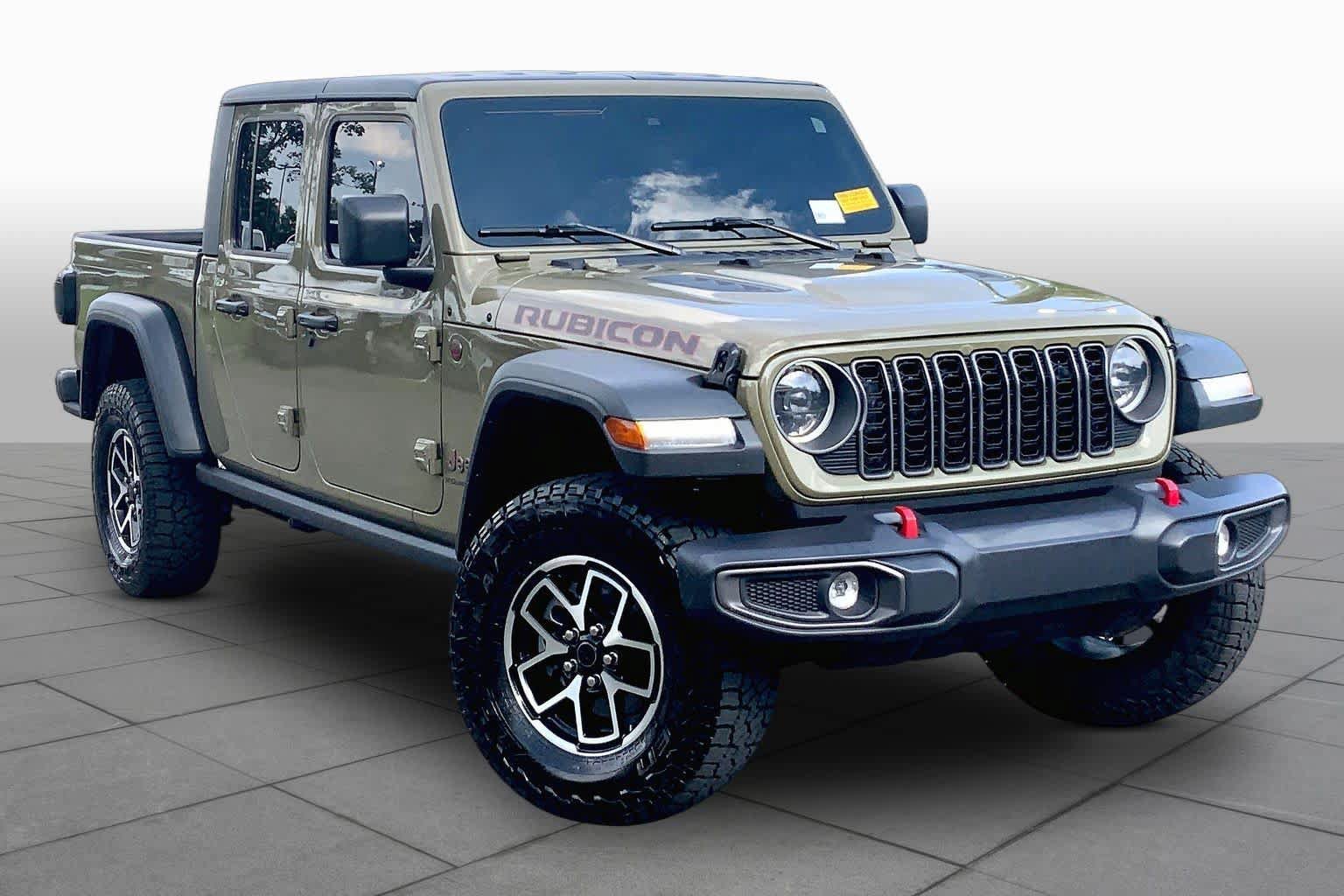 Used 2025 Jeep Gladiator Rubicon w/ Convenience Group AWD/4WD image 4