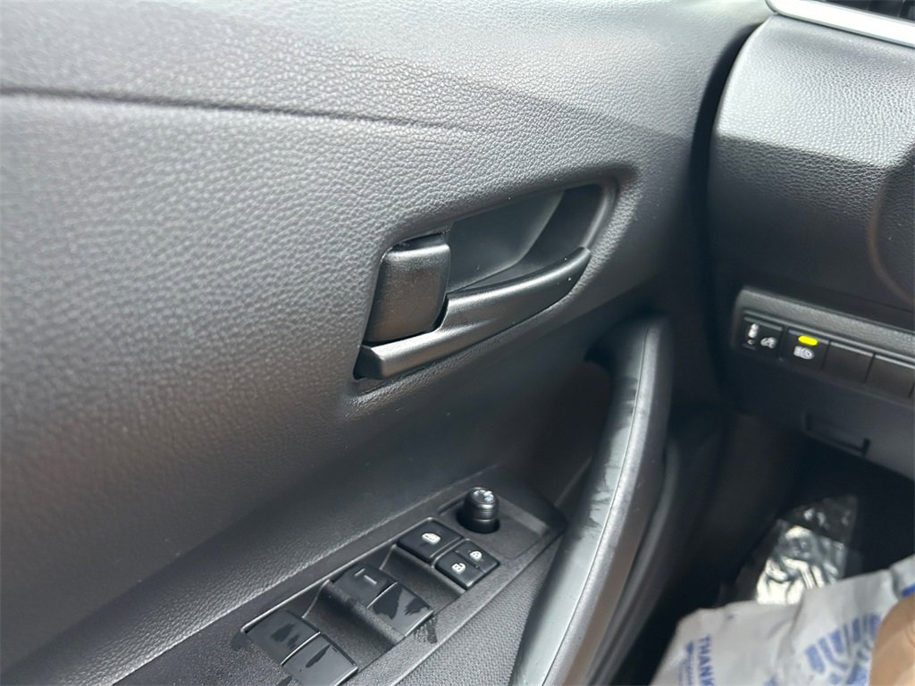 Used 2025 Toyota Corolla LE image 30
