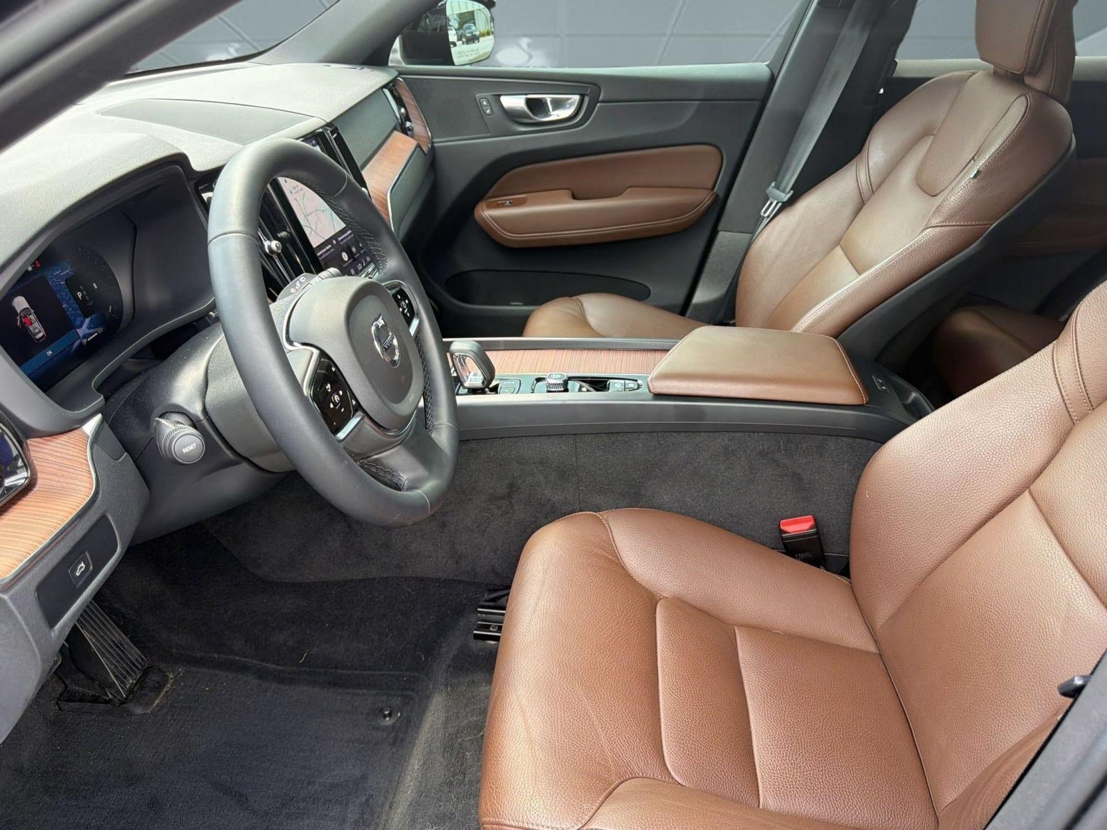 Certified 2024 Volvo XC60 B5 Plus w/ Protection Package Premier AWD/4WD image 5