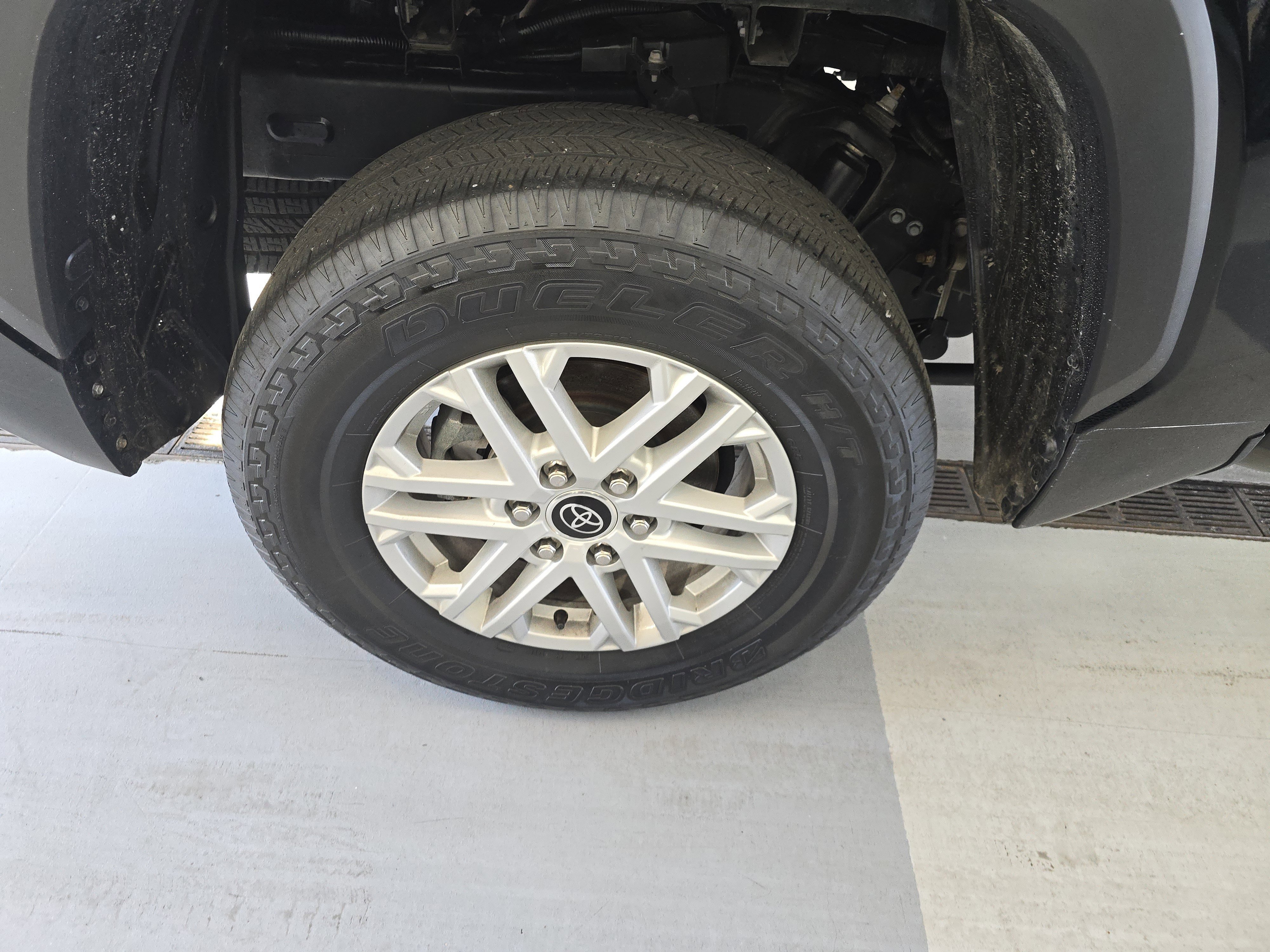 Used 2022 Toyota Tundra SR5 w/ SR5 Convenience Package image 11