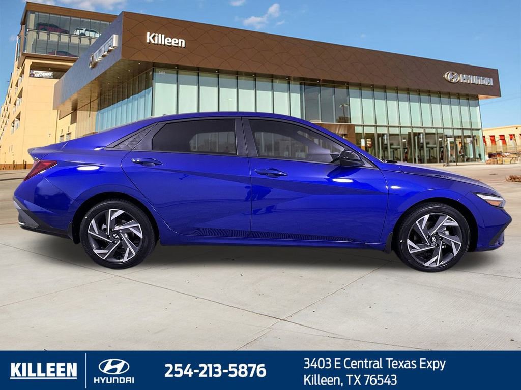 Used 2025 Hyundai Elantra Sport FWD image 10