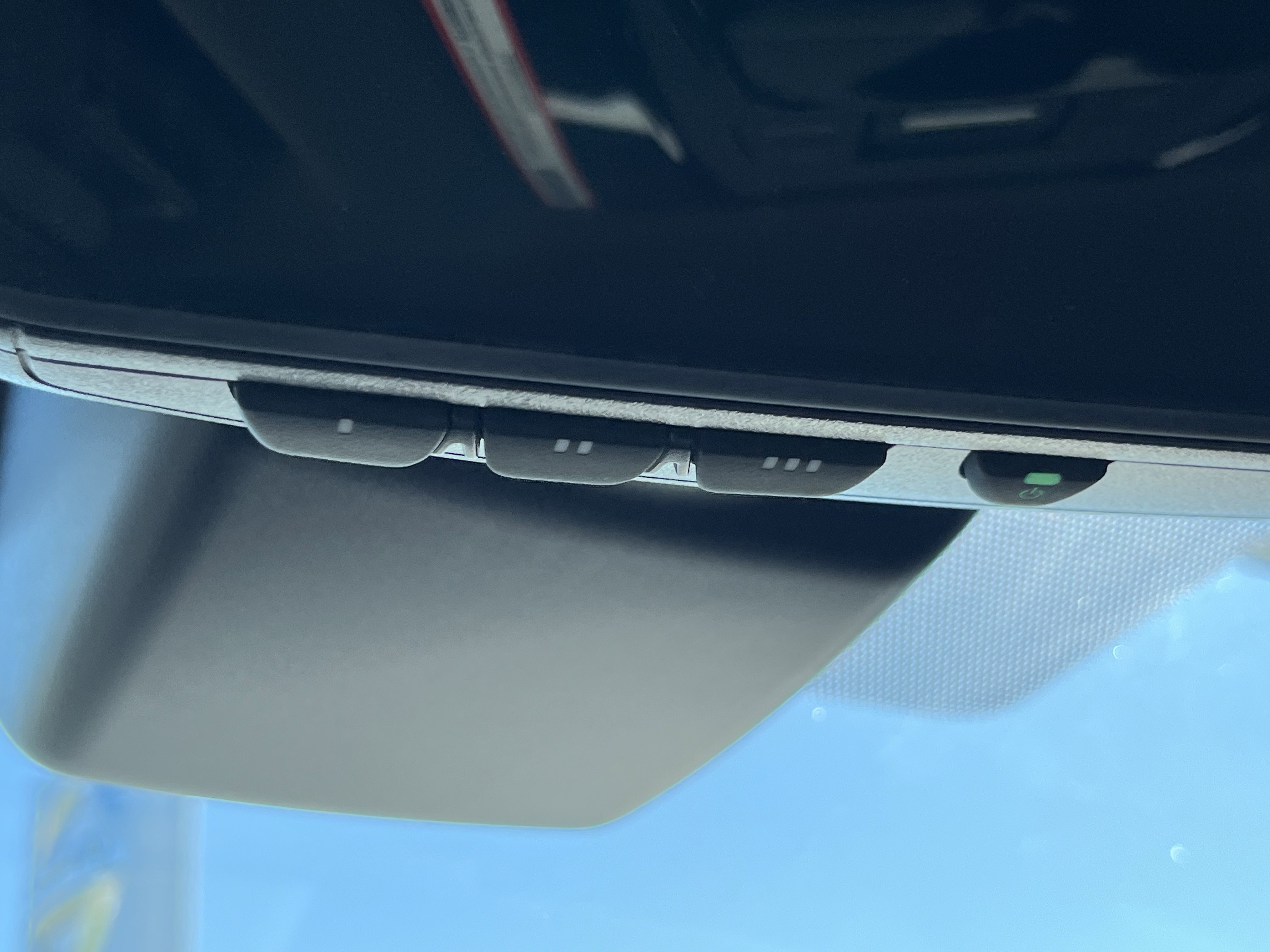 Used 2022 Toyota Venza XLE image 36