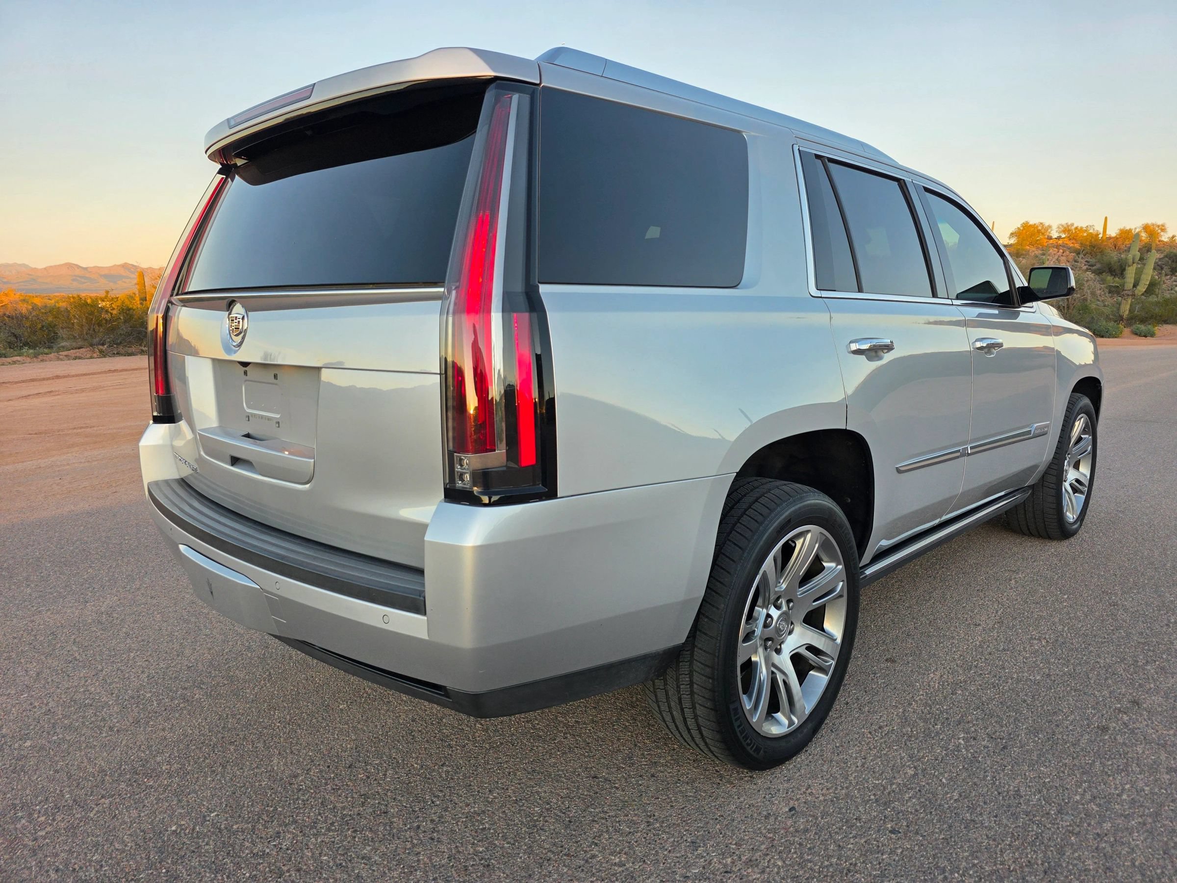 Used 2015 Cadillac Escalade Premium AWD/4WD image 5