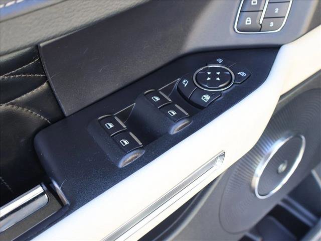 Used 2019 Ford Expedition Platinum image 12