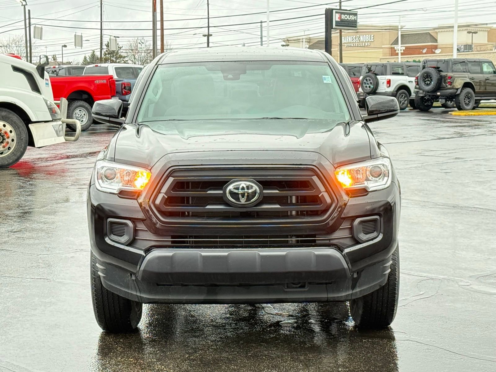 Used 2023 Toyota Tacoma SR AWD/4WD image 8