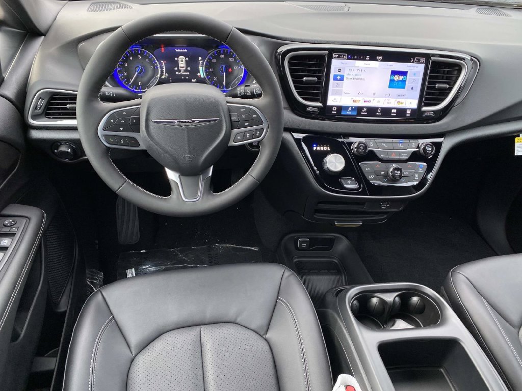 New 2026 Chrysler Voyager LX FWD image 9