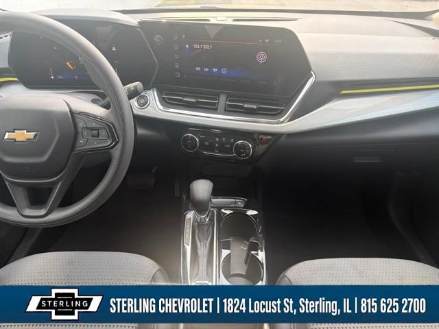 Used 2025 Chevrolet Trax LT FWD image 21