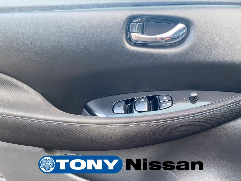 Used 2018 Nissan Leaf SV FWD image 13