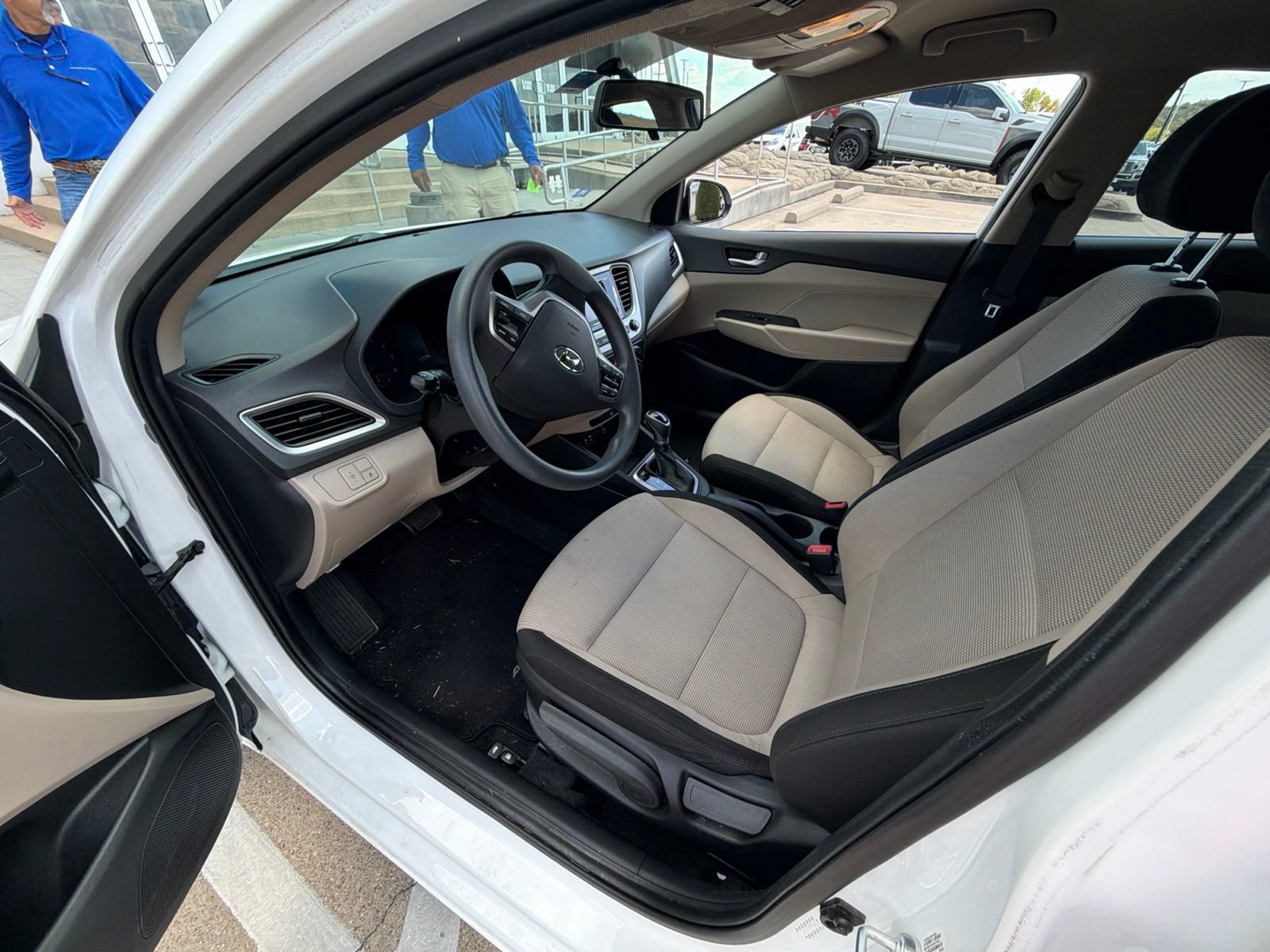 Used 2020 Hyundai Accent SE w/ Cargo Package FWD image 10