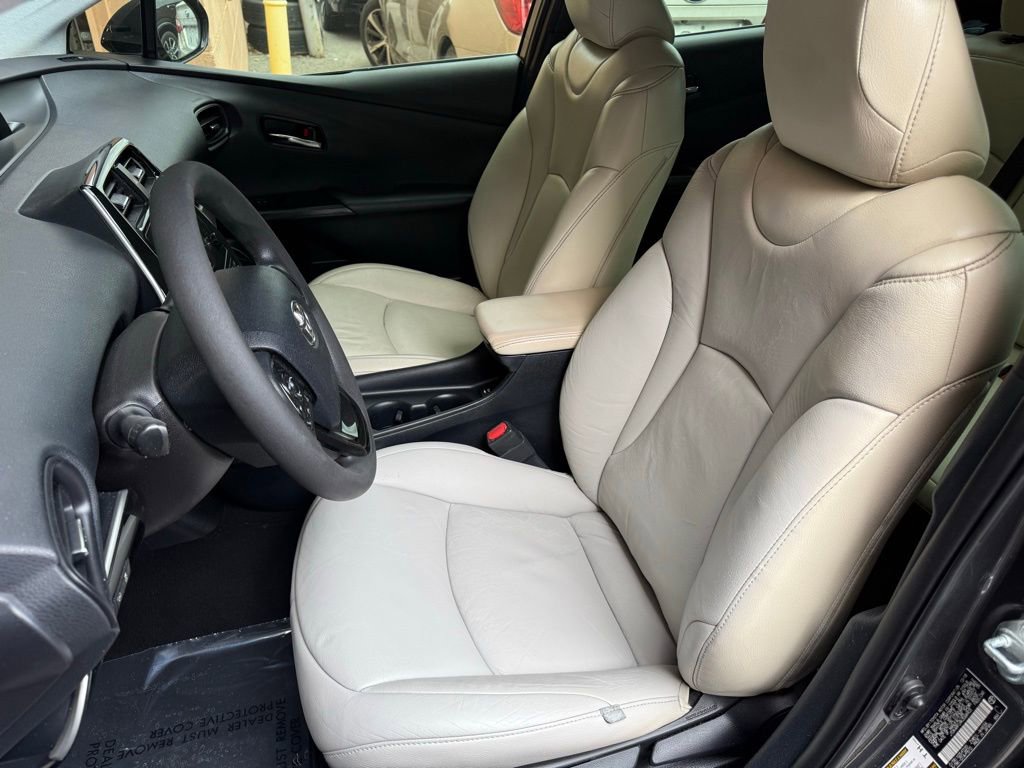 Used 2019 Toyota Prius LE image 11