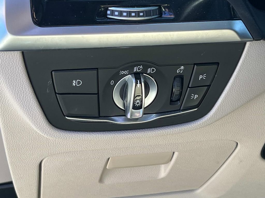 Used 2020 BMW X3 xDrive30e image 27