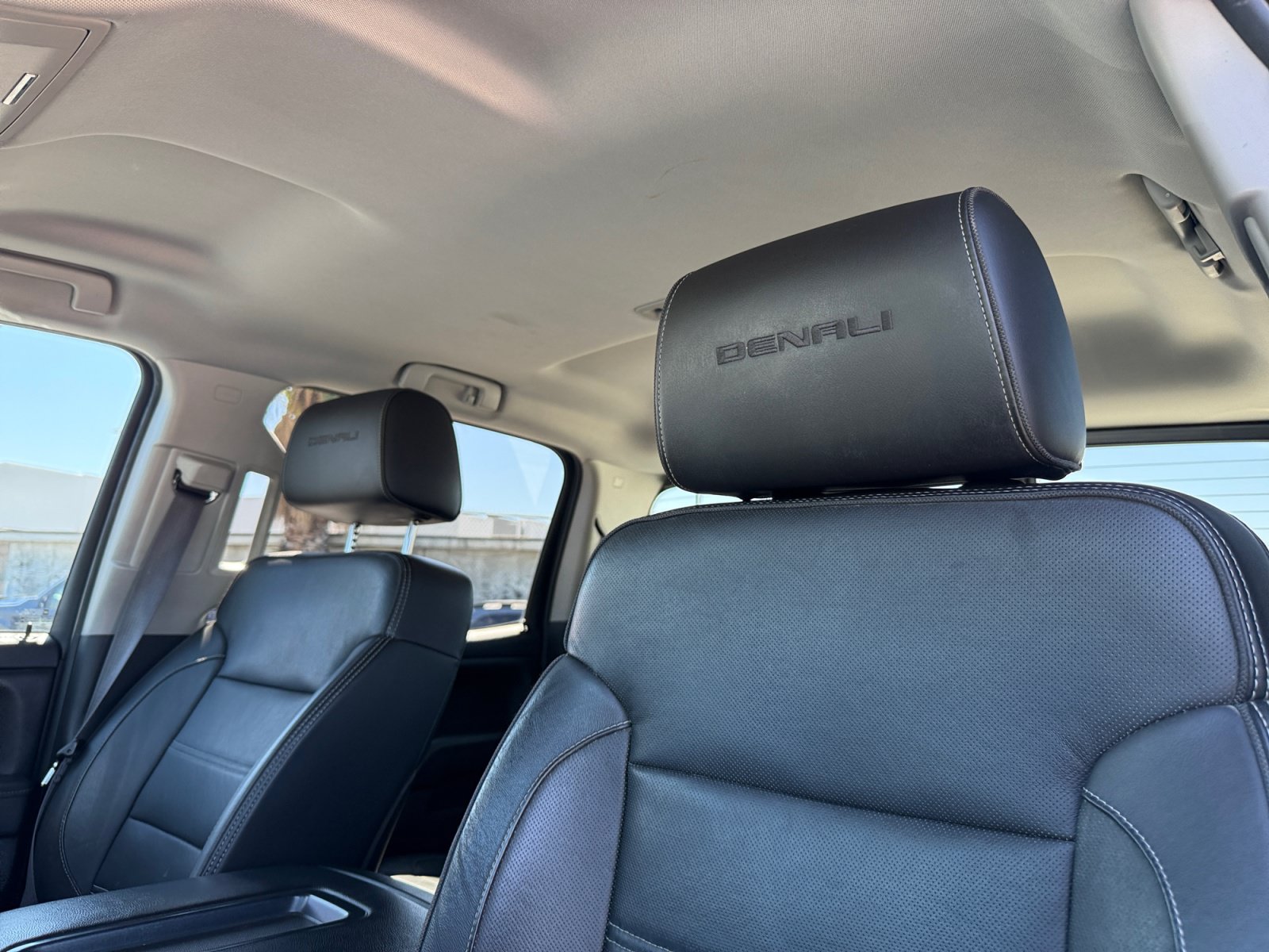 Used 2015 GMC Sierra 2500 Denali w/ Duramax Plus Package AWD/4WD image 17
