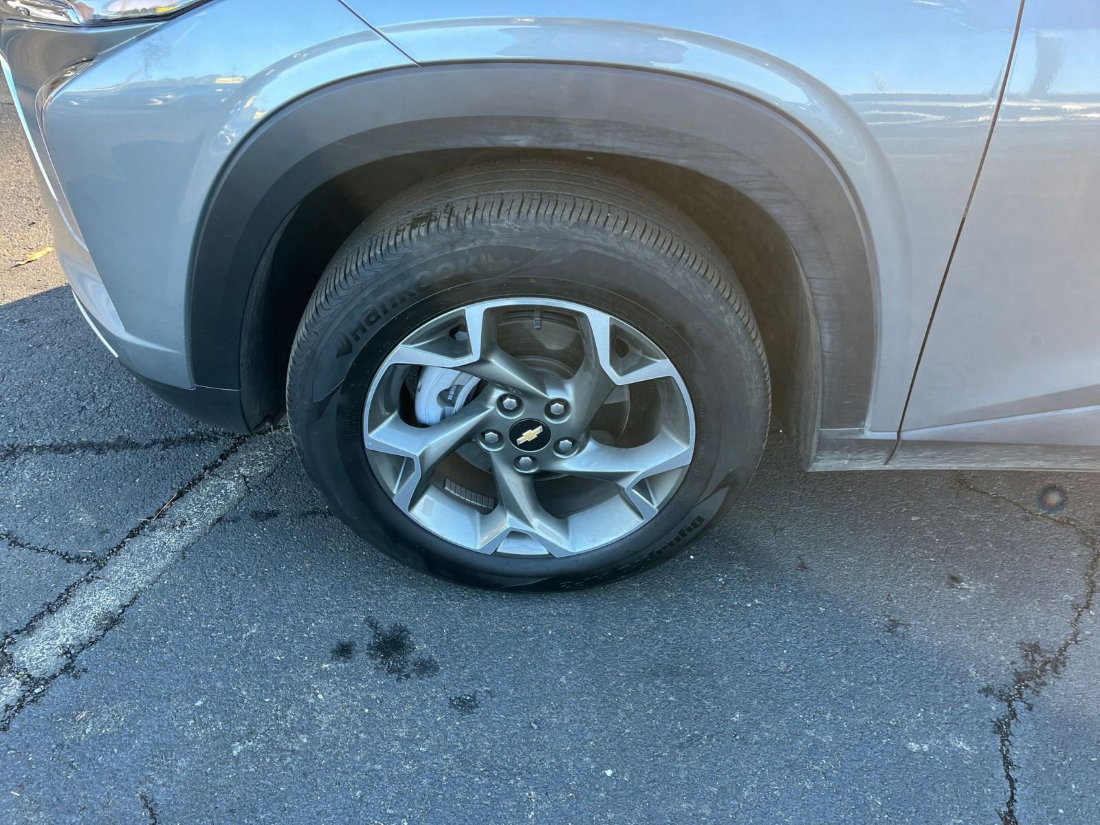 Used 2025 Chevrolet Trax LT w/ LT Convenience Package image 29