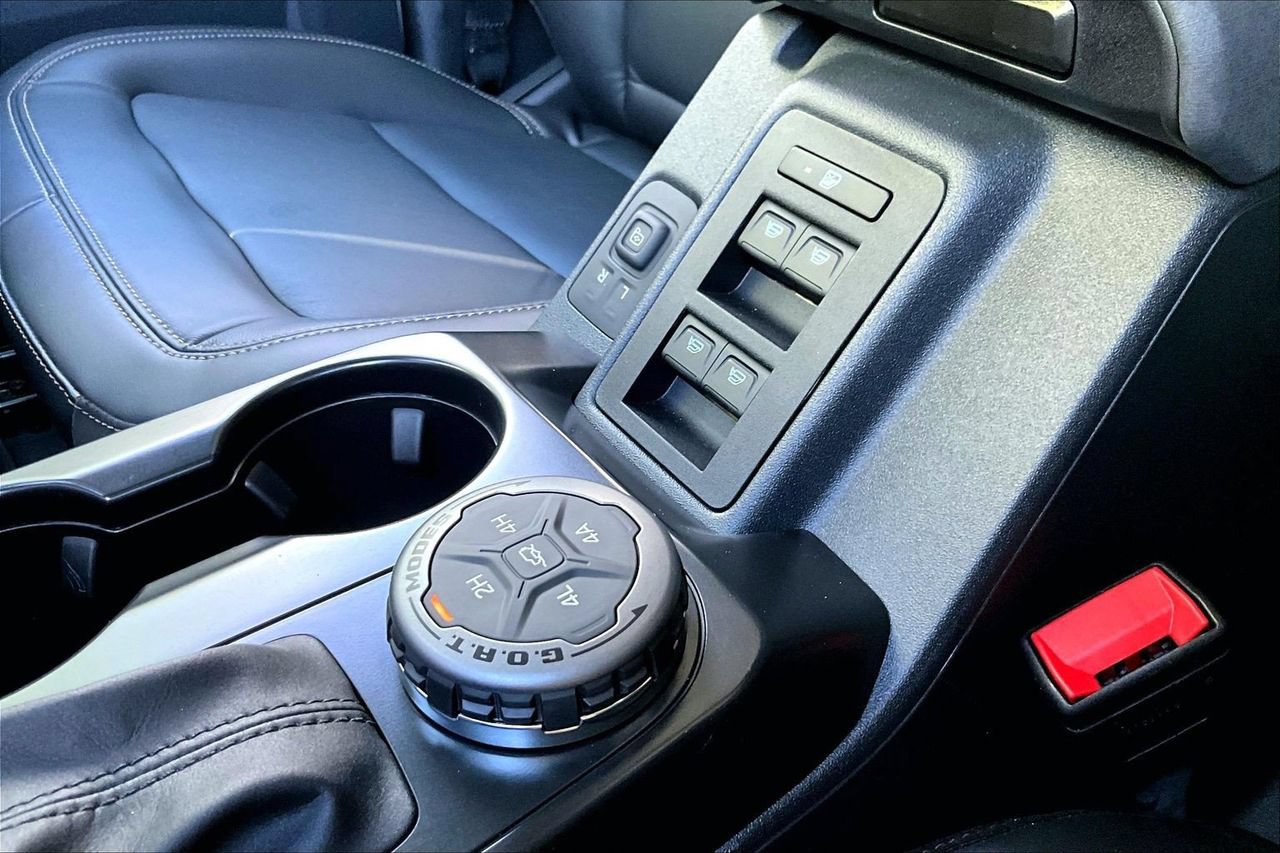 Used 2025 Ford Bronco Badlands AWD/4WD image 28