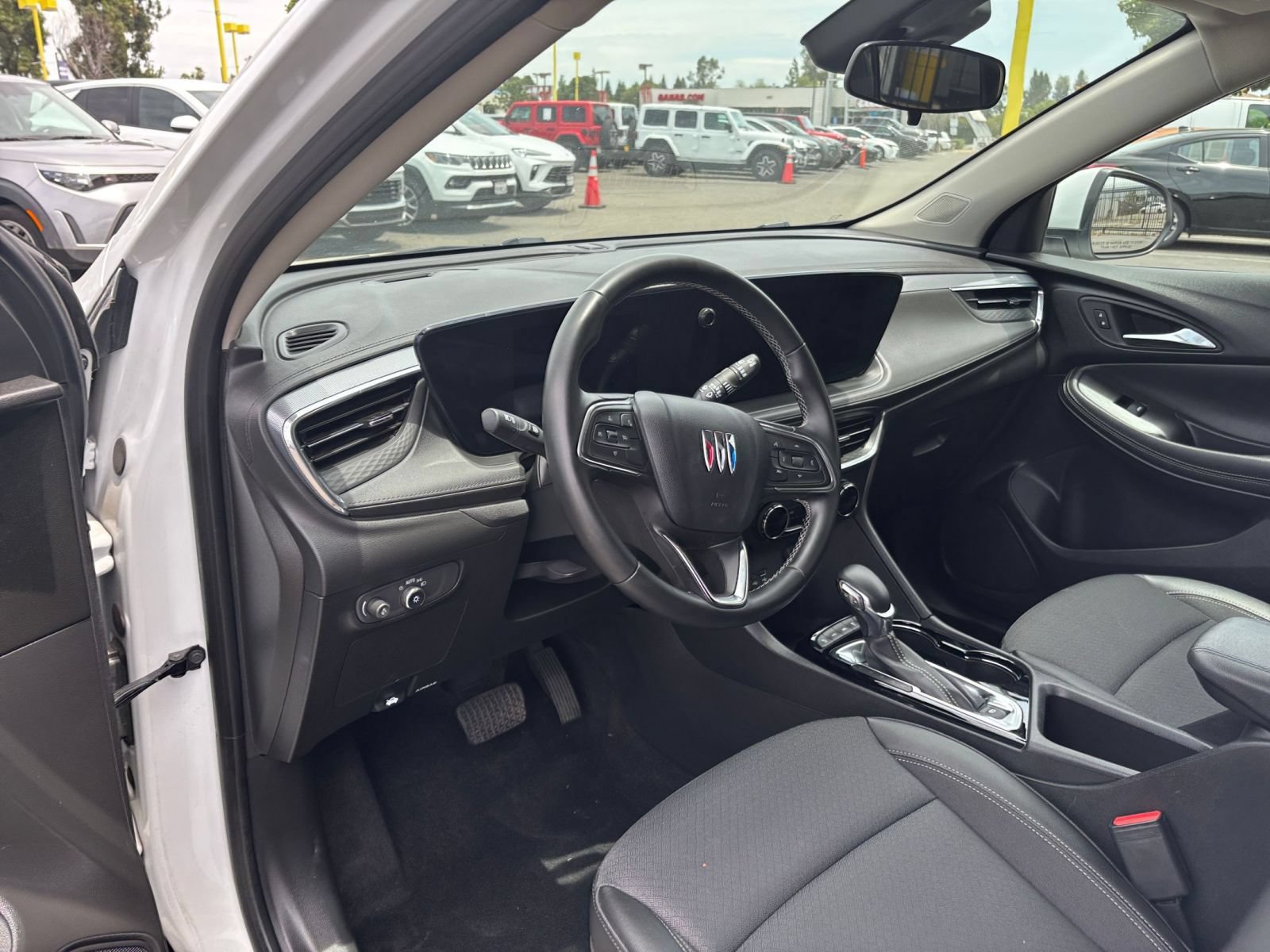 Used 2025 Buick Encore GX Preferred AWD/4WD image 33