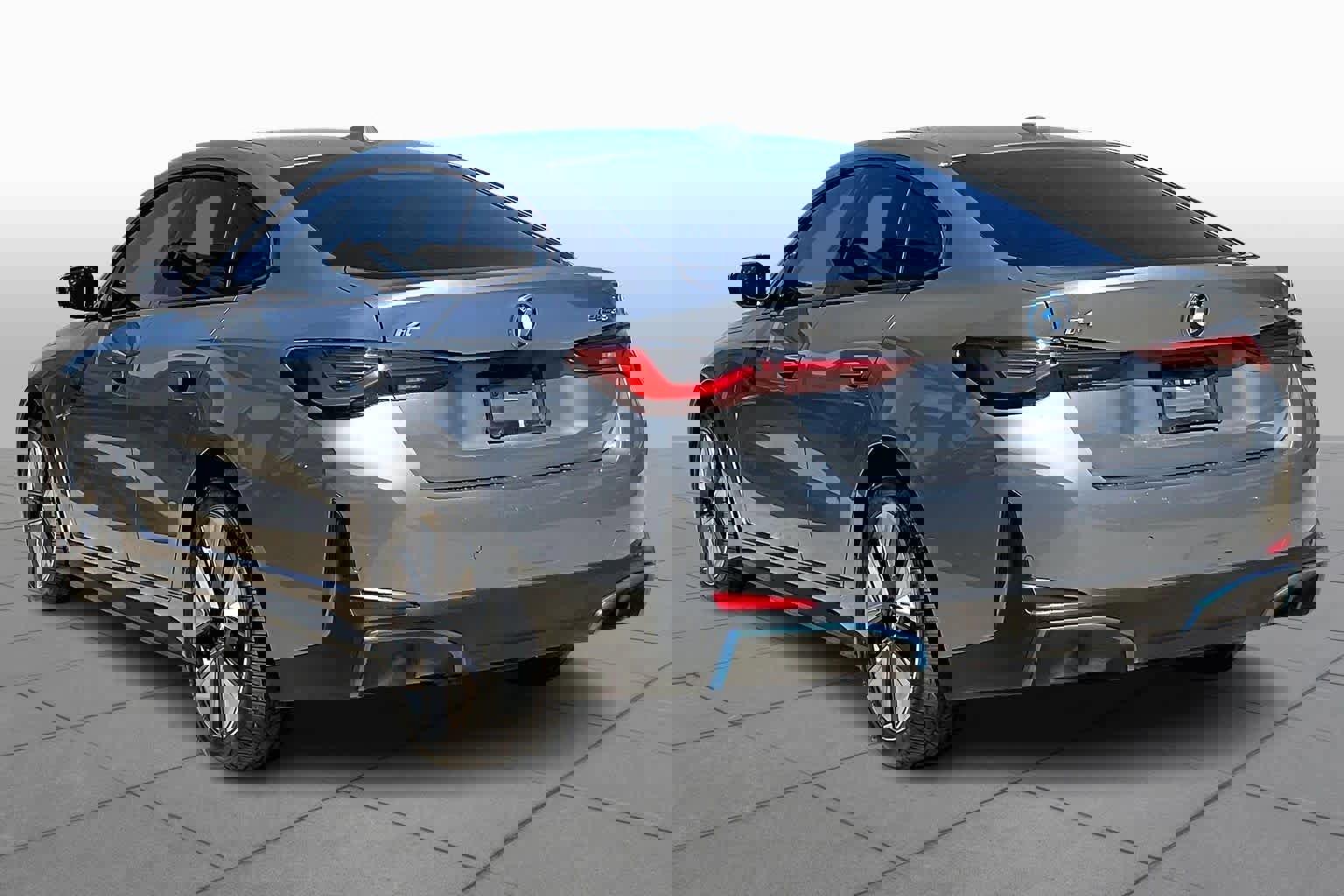 Used 2023 BMW i4 eDrive35 w/ Premium Package image 10