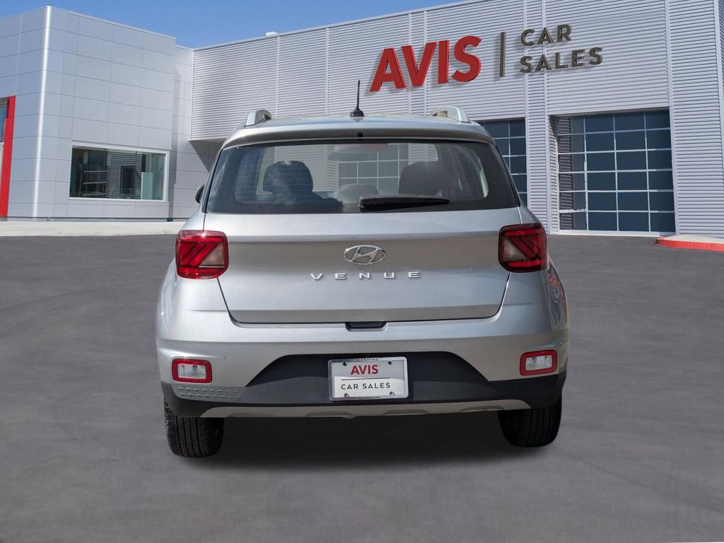 Used 2025 Hyundai Venue SEL FWD image 7