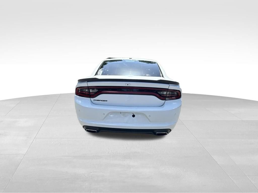 Used 2020 Dodge Charger SXT w/ Blacktop Package RWD image 4