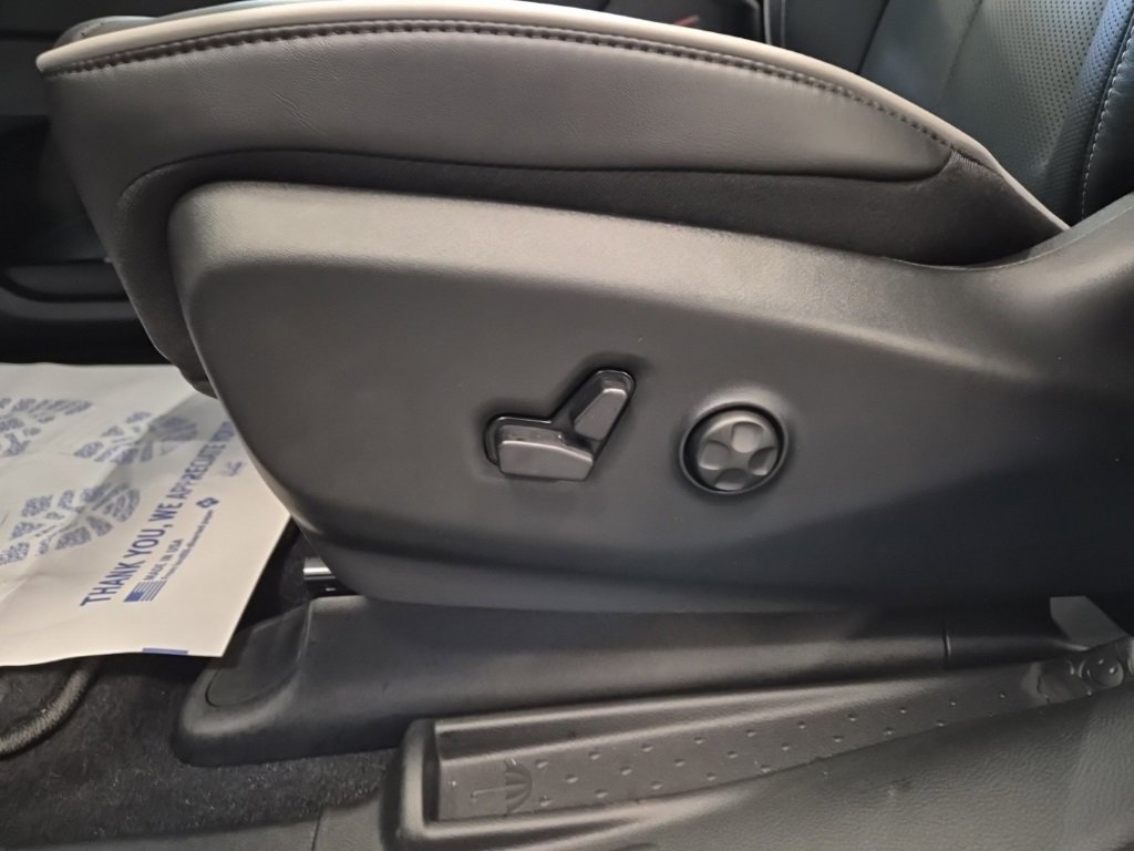 New 2026 Chrysler Pacifica Limited w/ S Appearance Package image 17