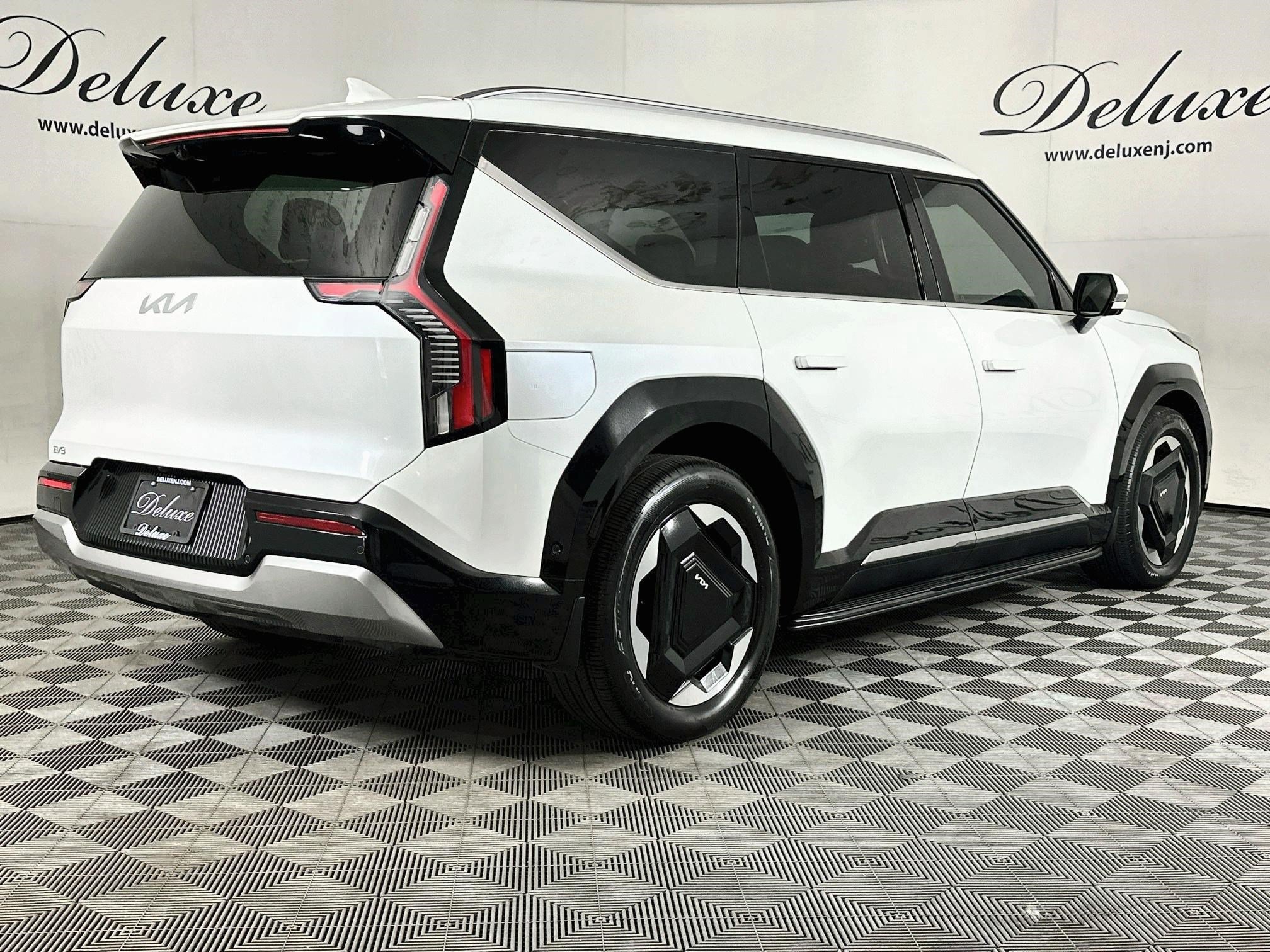 Used 2024 Kia EV9 Land AWD/4WD image 6