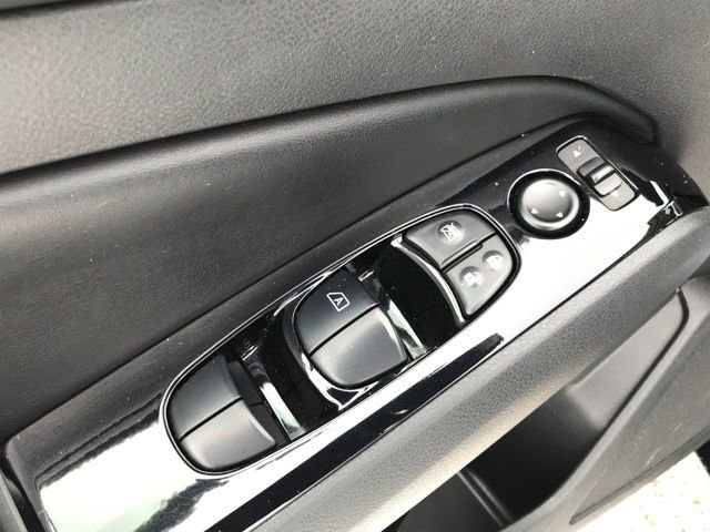 Used 2024 Nissan Altima 2.5 SR image 16